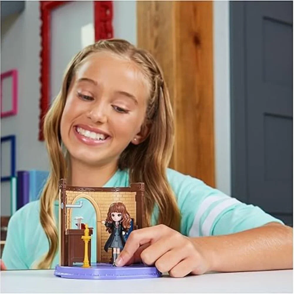 WIZARDING‎ WORLD of Harry Potter Magical Minis – Hermione Granger (BRAND-NEW!)